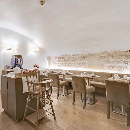 Des Princes מלון 2*