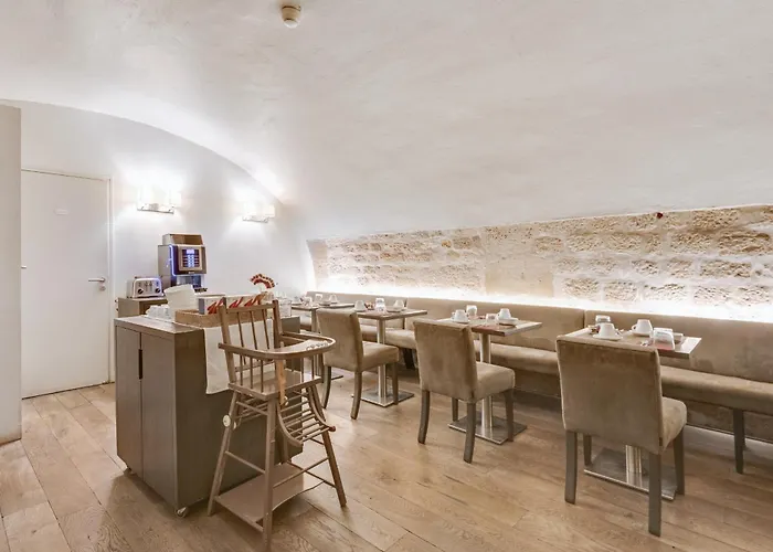 Des Princes Hotel 2*